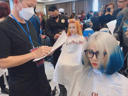 Tẩy nhuộm tóc